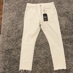 White Levi’s Skinny Jeans